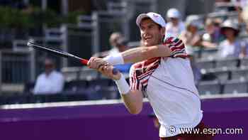 Murray wins in  pre-Wimbledon injury return