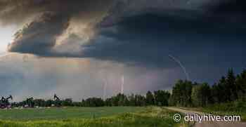 Severe weather brought epic clouds and hail to Calgary (PHOTOS/VIDEOS) | News - Daily Hive