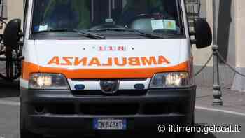 Muore gettandosi dal secondo piano di una palazzina - Il Tirreno