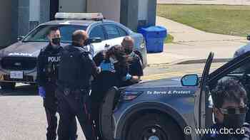 2 people arrested after attempted break-in at Scarborough mosque