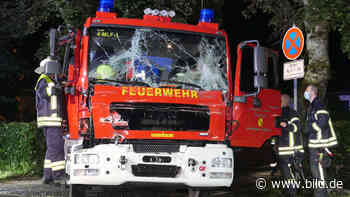 Neunkirchen: Feuerwehr kollidiert mit Güterzug – Lokführer merkt nichts | Regional - BILD