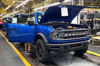 Ford begins shipping new Bronco SUVs for consumers - CNBC