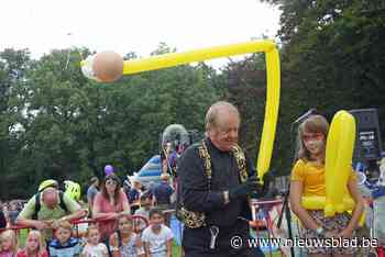 Cirque@taque veegt corona van de festivalweide