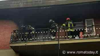Fiamme sul balcone all'Alessandrino: evacuati i residenti della palazzina