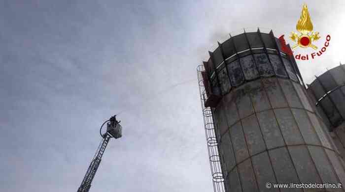 Esplosione e incendio in due silos a Polverigi - il Resto del Carlino - il Resto del Carlino