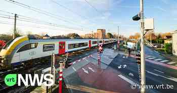 Dendermonde is de eerste stad in ons land met roodlichtcamera's voor een overweg - VRT NWS