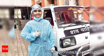 Social work: College girl, 20, ferries Covid victims’ bodies in Kolhapur - Times of India