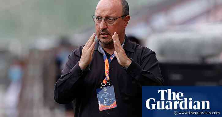 Rafael Benítez hoping to become Everton manager after talks with club