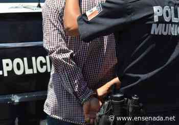 Iba por una falta, terminó detenido por atacar a un policía - Ensenada.net