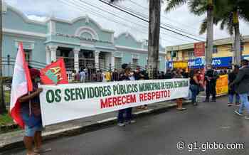 Servidores públicos fazem protesto em frente à prefeitura de Feira de Santana - G1