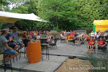 Genieten van voetbal in het groen