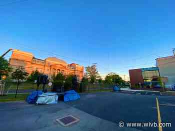 WATCH LIVE: Nik Wallenda walks high wire above D'Youville College in Buffalo