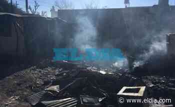 Tensión en Altos de San Lorenzo por un incendio que destruye tres casas en 18 y 77 - Diario El Dia