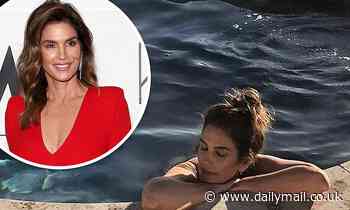 Cindy Crawford reveals she saves money on therapy by using her oceanfront jacuzzi twice a day