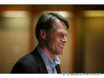 Saskatoon mayor accepts Regina mayor's first dose vaccination challenge