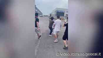 Prato, Texprint: gli scontri davanti al presidio - Il Tirreno