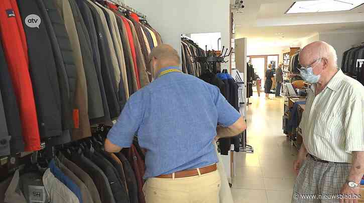 Bekende Deurnese kledingzaak sluit de deuren: “Een schoon kostuum blijft een schoon kostuum”