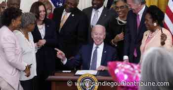 Biden promulga ley de día feriado por libertad de esclavos - San Diego Union-Tribune en Español