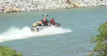 3 rescued from Calgary’s Bow River after being thrown from raft - Global News