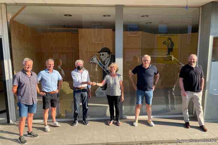 Peer Stoet krijgt de sleutel van de site Verheyen