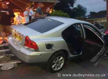 Four injured after car crashes into Gigmill pub in Stourbridge - Dudley News