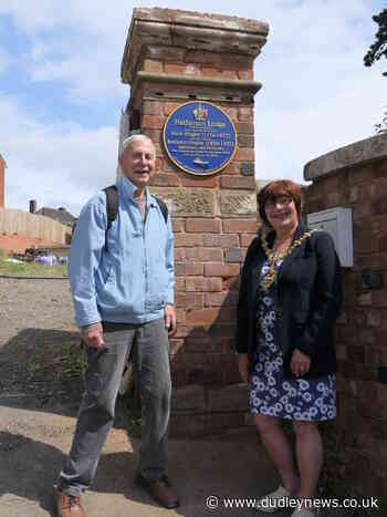 Blue plaque in Cradley remembers famous Hingley ironmasters - Dudley News