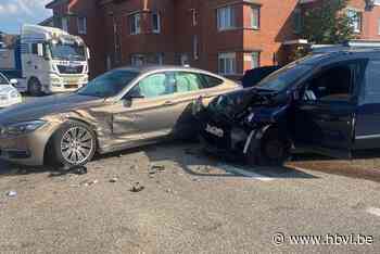 Gewonde bij ongeval aan kruispunt in Riemst (Riemst) - Het Belang van Limburg Mobile - Het Belang van Limburg