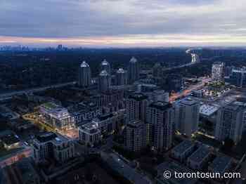 Toronto condo sales bounce back to match city's 2017 housing peak - Toronto Sun