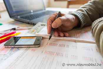 Vrijwilligers helpen bij invullen belastingsaangifte - Het Nieuwsblad