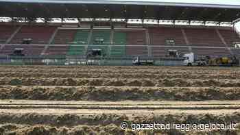 Via l’erba dal Mirabello: lo storico stadio avrà un nuovo manto già in autunno - La Gazzetta di Reggio