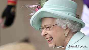 Covid 19 coronavirus: Queen beams as she returns to Ascot after hiatus - New Zealand Herald