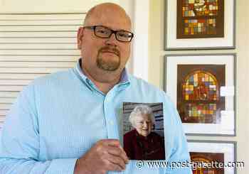 'Sting of grief': Bereaved attempt to honor those who died during the pandemic