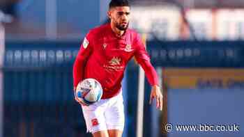 Kelvin Mellor: Morecambe defender signs new one-year deal