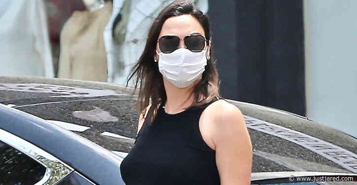 Pregnant Gal Gadot Wears Bump-Hugging Dress While Out for Lunch