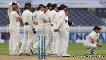 England v India: Hosts draw gripping Test after stubborn ninth-wicket partnership