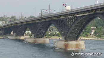 Canadian official says 75 percent vaccination rate needed to reopen border