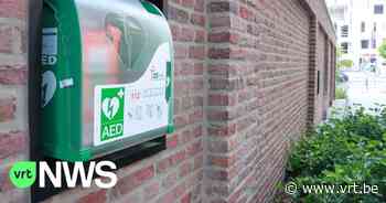 Stad Hasselt doet oproep: "Hang je AED toestel buiten" - VRT NWS