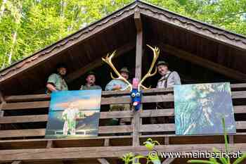 Kunstausstellung im Wald: Jagdhütte als Hotspot für Fotoarbeiten - meinbezirk.at