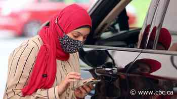 Halifax drive-thru clinic aims to make immigrants 'feel safe' getting vaccine