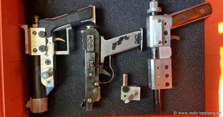 Polizei findet drei selbstgebastelte Pistolen und Munition