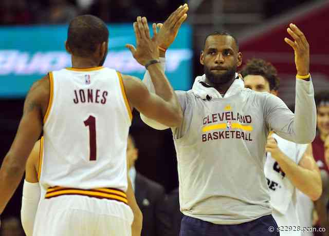 Lakers News: LeBron James Congratulates Suns’ James Jones For Winning Executive Of The Year