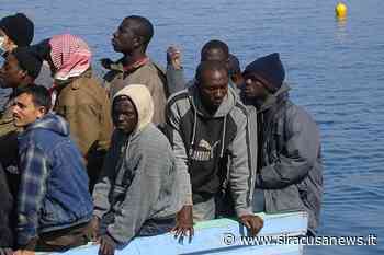 Sbarco di 21 migranti ad Augusta, fermo di indiziato di delitto per un presunto cafista - Siracusa News