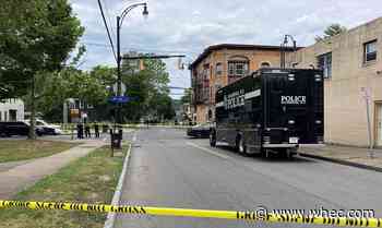 Woman in guarded condition, man injured in double shooting on Jefferson Avenue