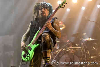 Korn Bassist Fieldy Announces Hiatus From Band to Deal With ‘Bad Habits’