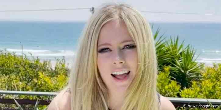 Avril Lavigne recruits Tony Hawk for Sk8r Boi TikTok video - Entertainment Weekly News