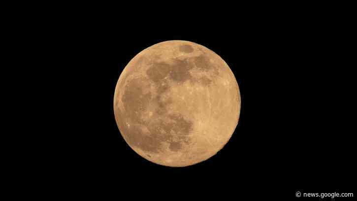 When to See the 'Strawberry Moon,' the Last Supermoon of 2021 - Lifehacker