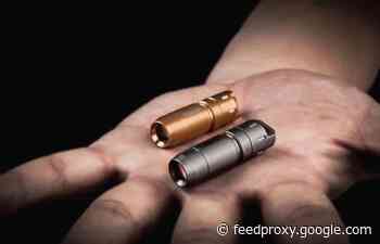 YSMART LED mini flashlight is super bright, lighweight