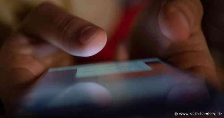 Fast jeder zweite Internetnutzer sieht Falschinfos zu Corona