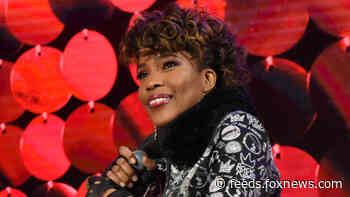 Macy Gray defends call to redesign US flag: It's 'confusing'