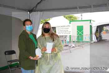 Drukte aan testcentrum in Sint-Niklaas neemt toe met de vakantie in zicht: “Het is een soep”